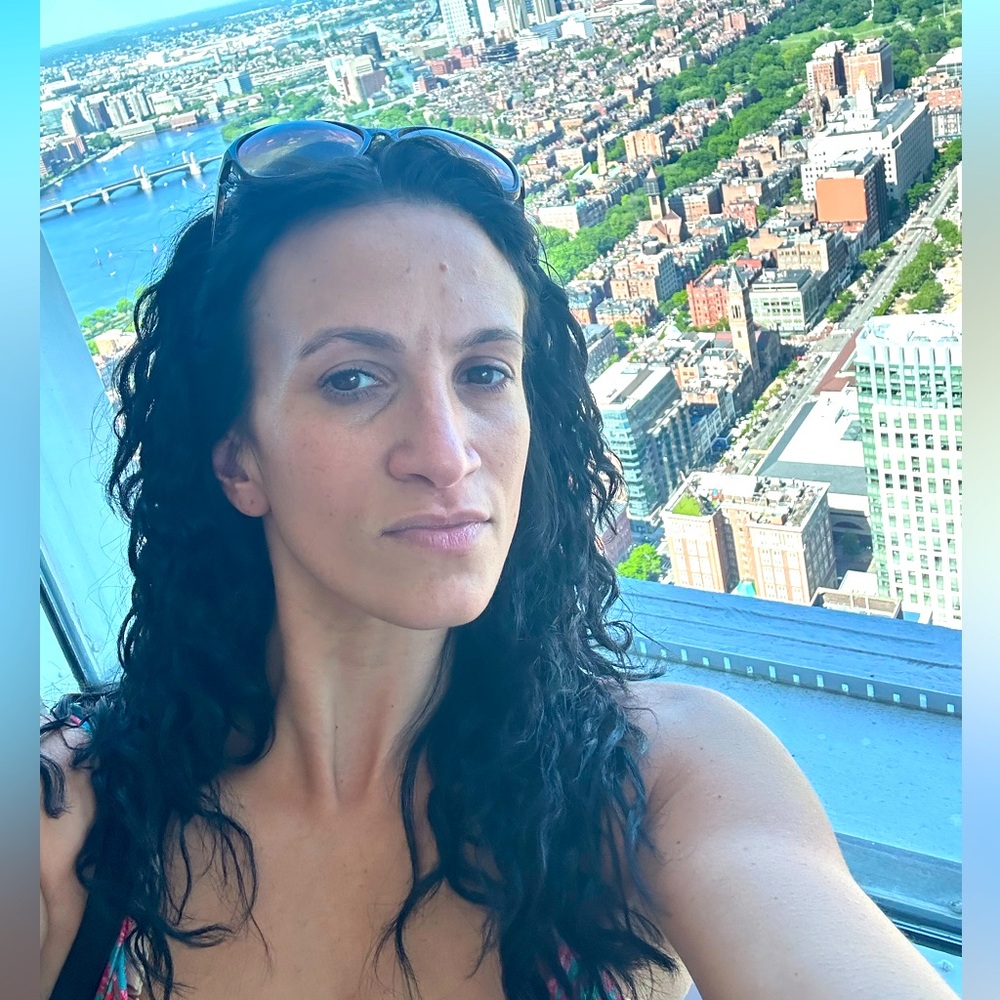 Meet your Posher, Deena